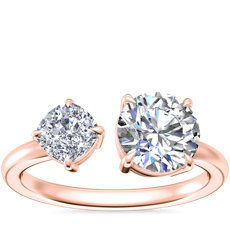 NUEVO. Anillo de compromiso de dos piedras con diamante de talla cojín, en oro rosado de 14 k (.48 qt. total)